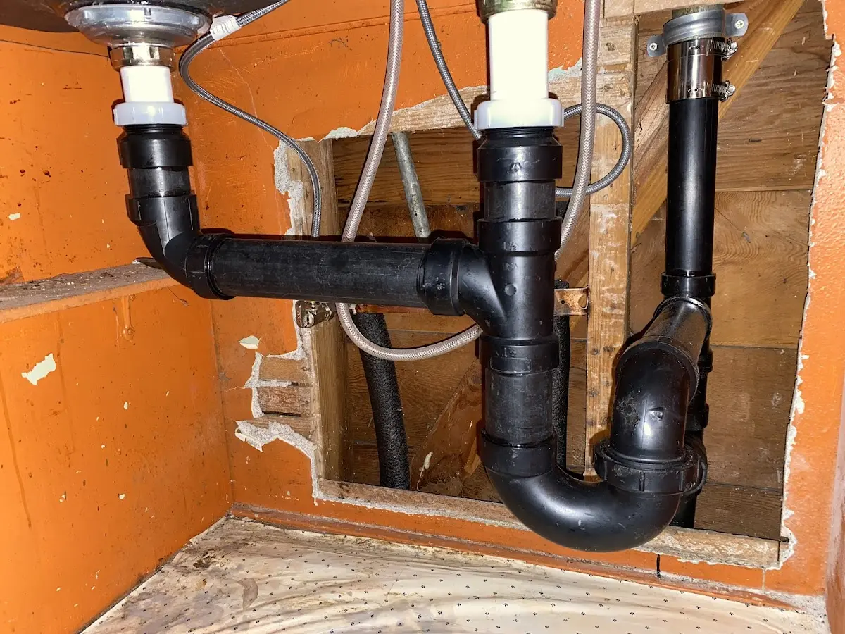 Professional Pipe Bursting equipment and tools on the job in DeCordova